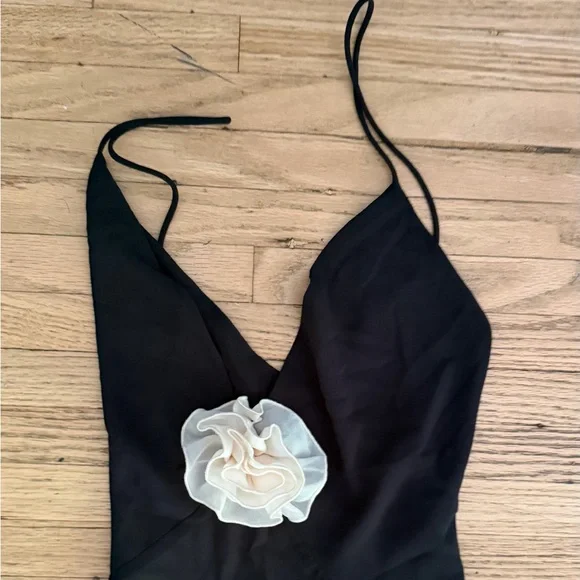 Helsa Sheer Deep V Rosette Long Slip Maxi Dress in Black size Small - Picture 4 of 6